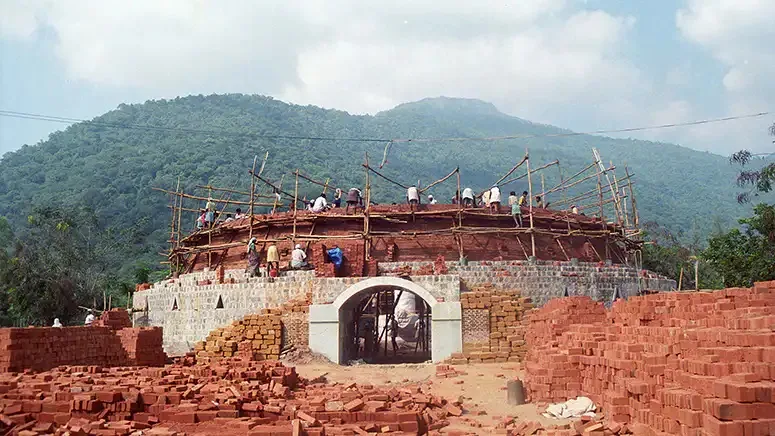 爱的劳作:Dhyanalinga(迪阿纳灵伽)穹顶